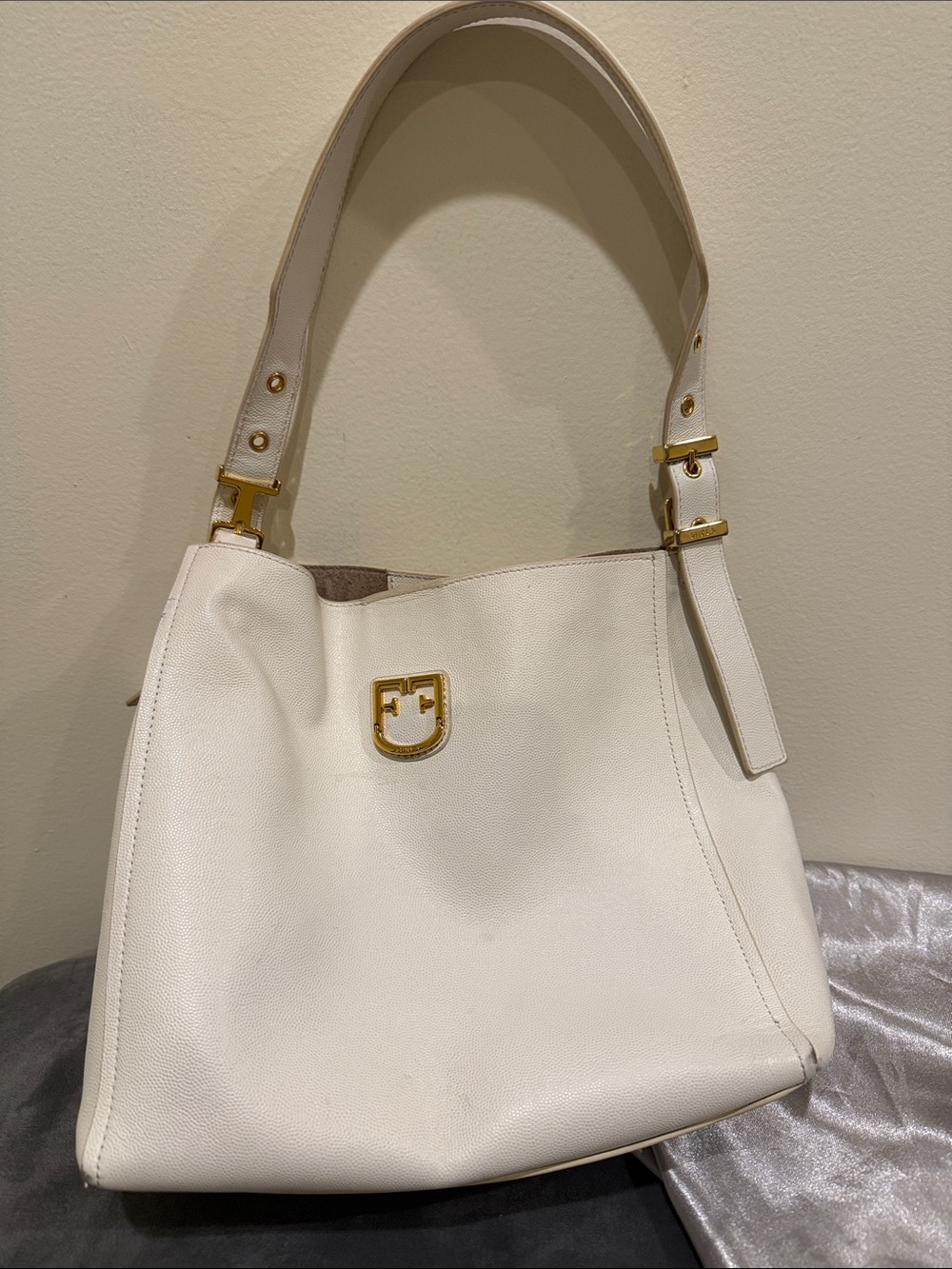 Furla Belvedere M shoulder bag in white leather